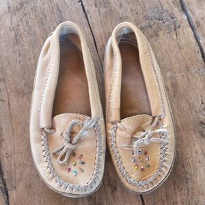 Hiawatha leather moccasin slippers